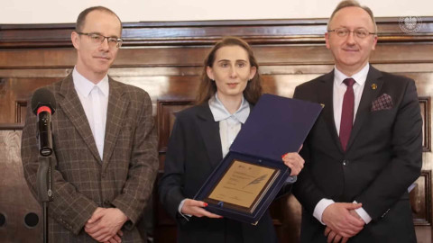 afc73858 bdf2 418f a23c 9088765a6141